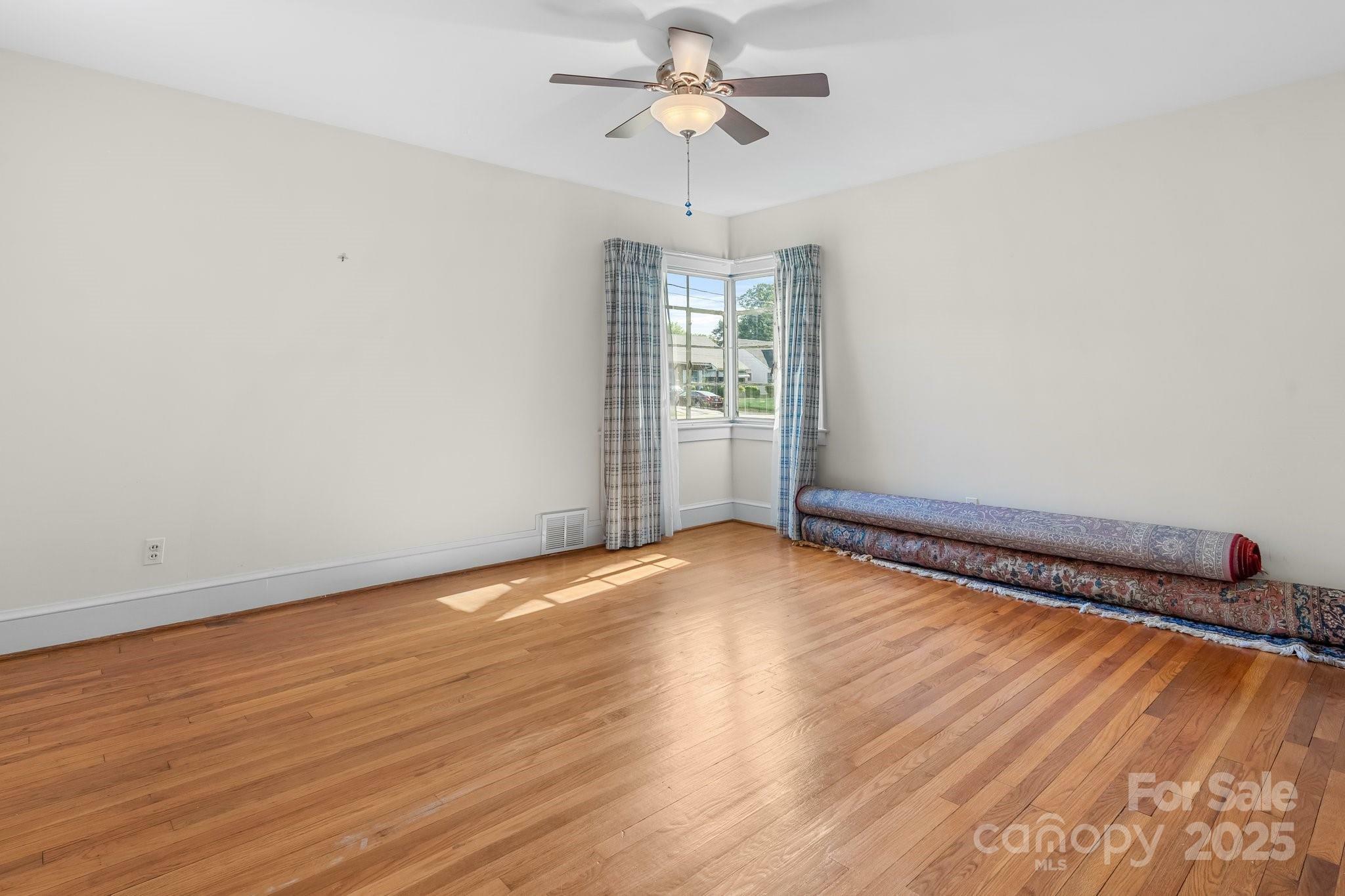 Property Photo: 220 Broad Street NC 28752