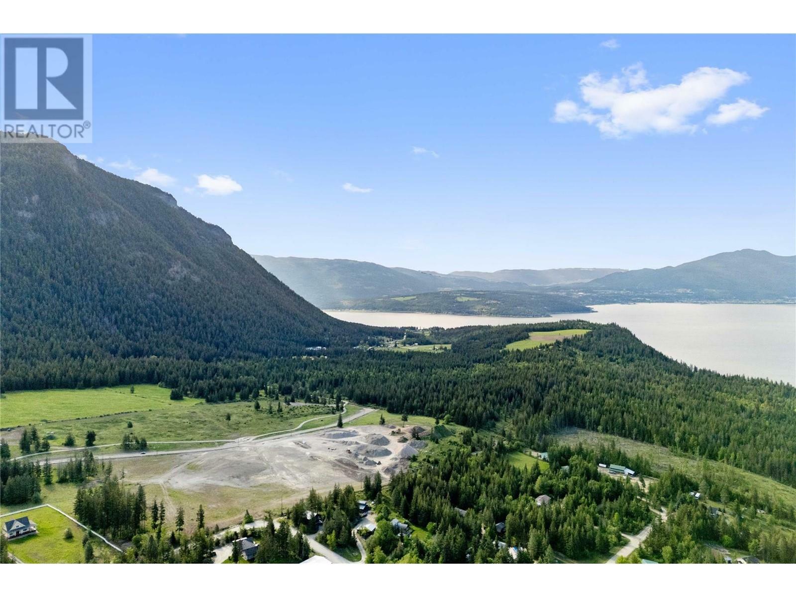 Photo de la propriété: 3682 Ford Road BC V0E 2X2
