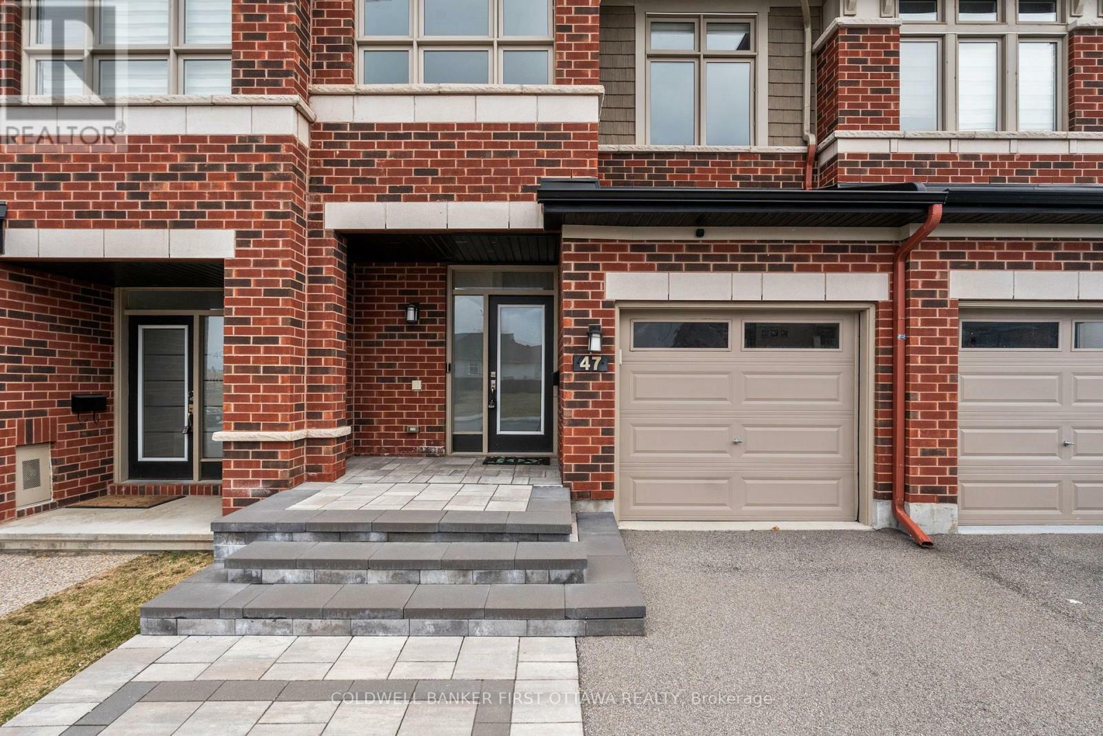 Property Photo: 47 Salamander Way ON K1X 0E9