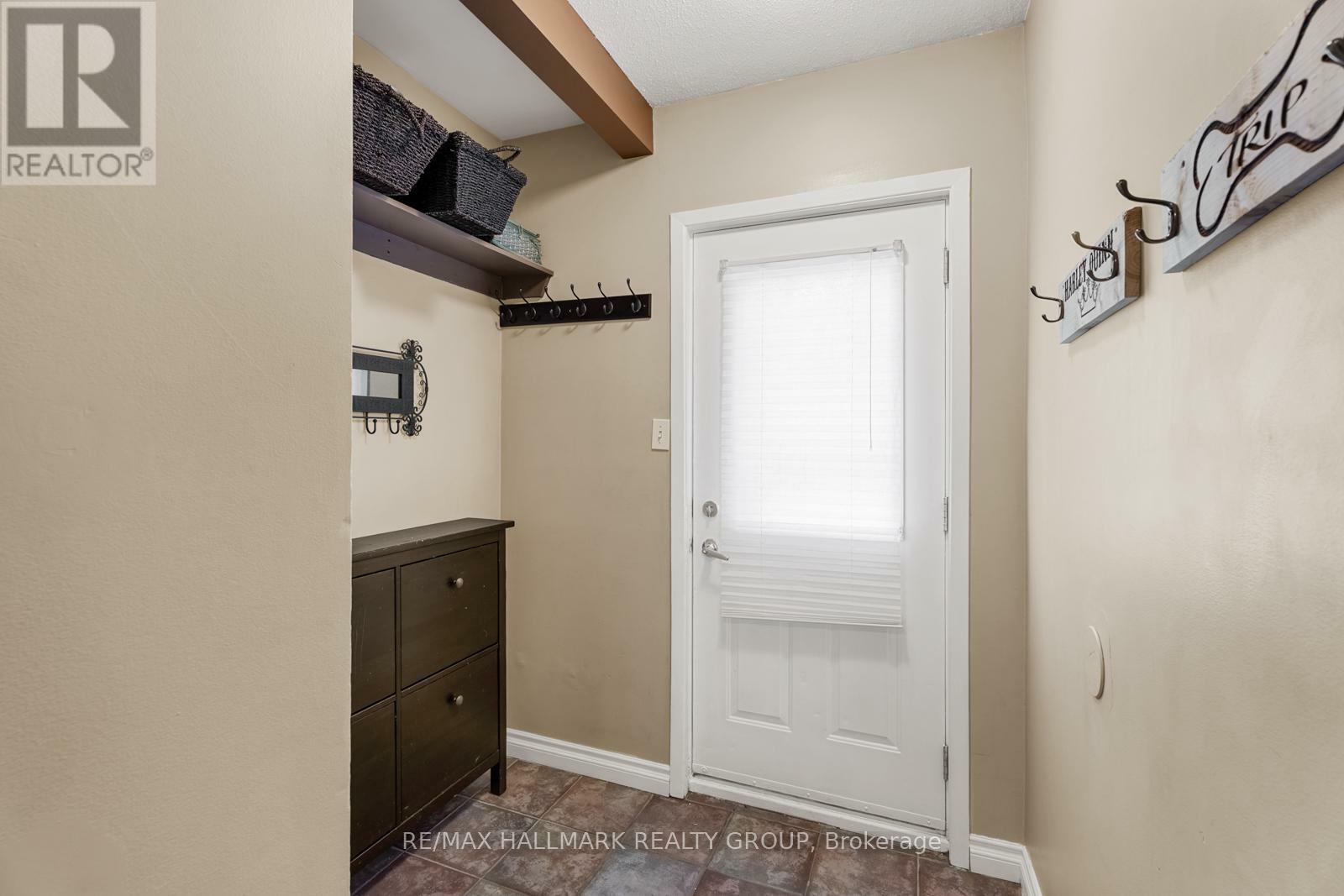 Photo de la propriété: 164 Bentbrook Crescent 1 ON K2J 3Y3