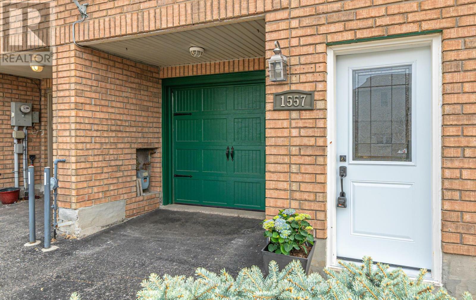 Property Photo:  1557 Hummingbird Court  ON L1V 7H8 
