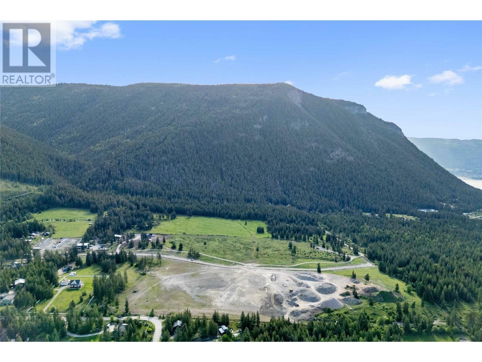 Photo de la propriété: 3438 Roberge Road BC V0E 2X2