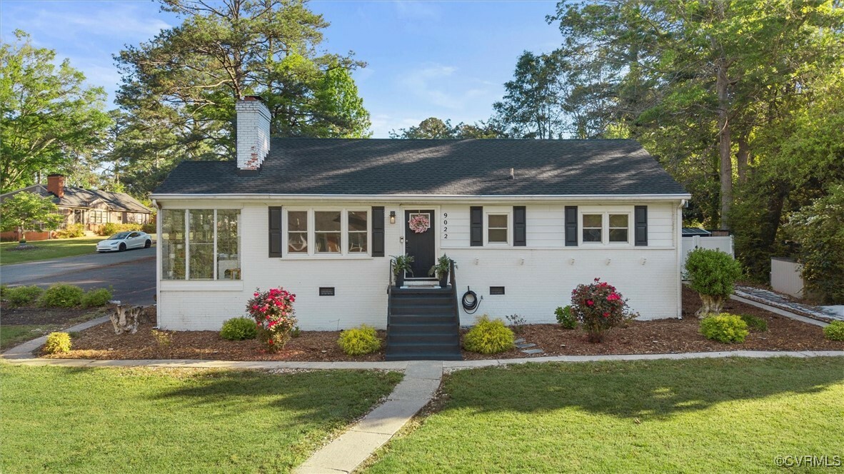 Property Photo: 9022 Farmington Drive VA 23229