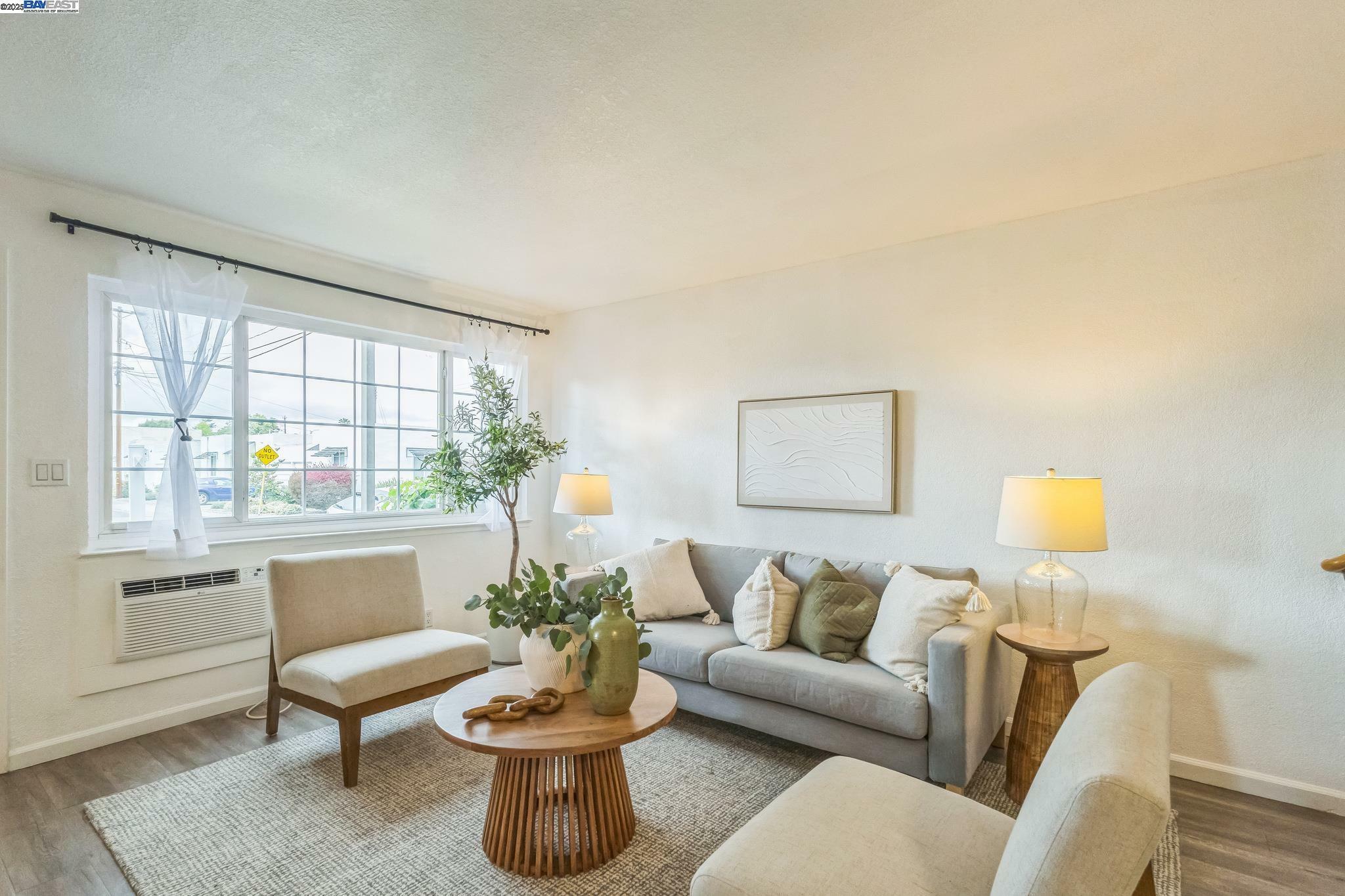 Property Photo: 700 Fargo Ave 5 CA 94579