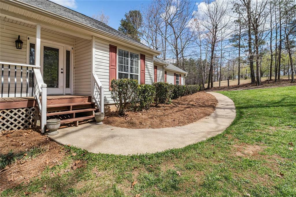 Property Photo: 4150 E Chapel Hill Road GA 30135