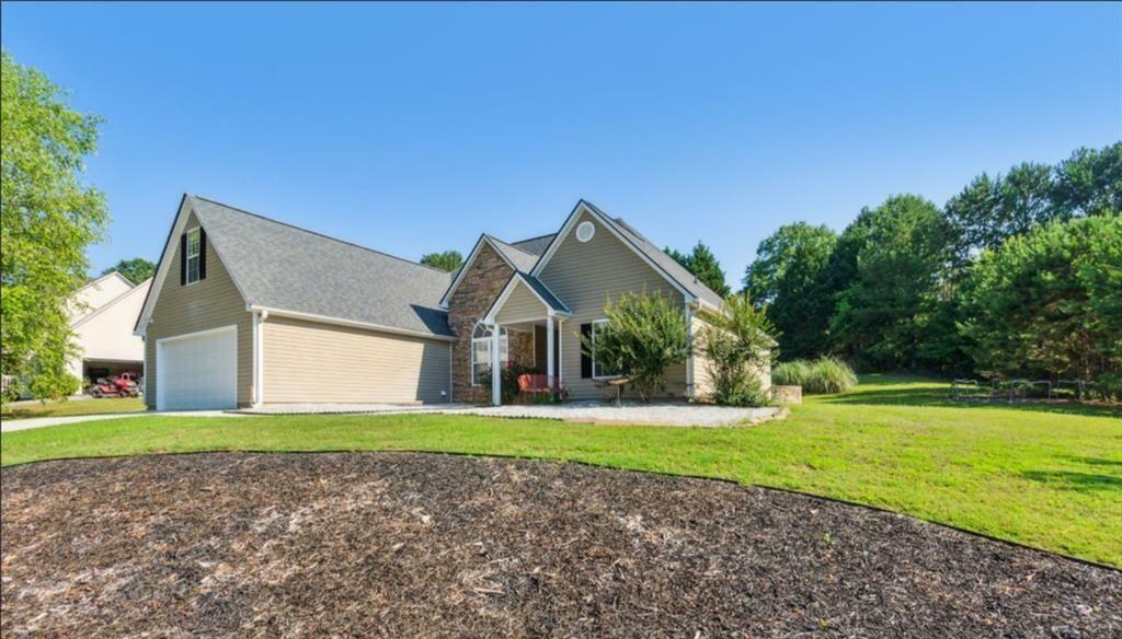 Property Photo: 1625 Alcovy River Drive GA 30019