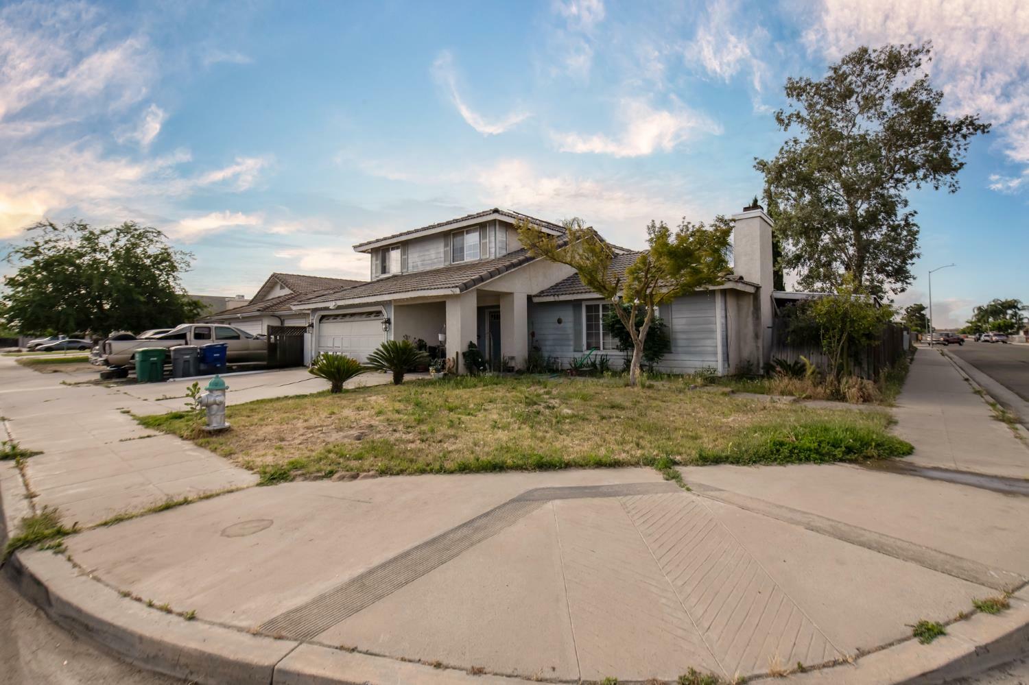 Property Photo: 2929 W Sinclair Street CA 93609
