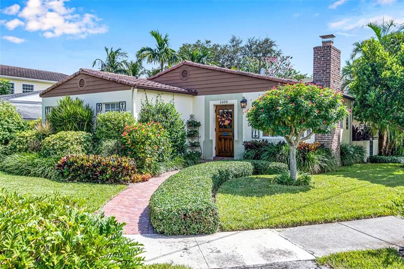Property Photo:  1600 NE 4th Ct  FL 33301 