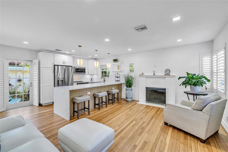 Property Photo: 1600 NE 4th Ct FL 33301