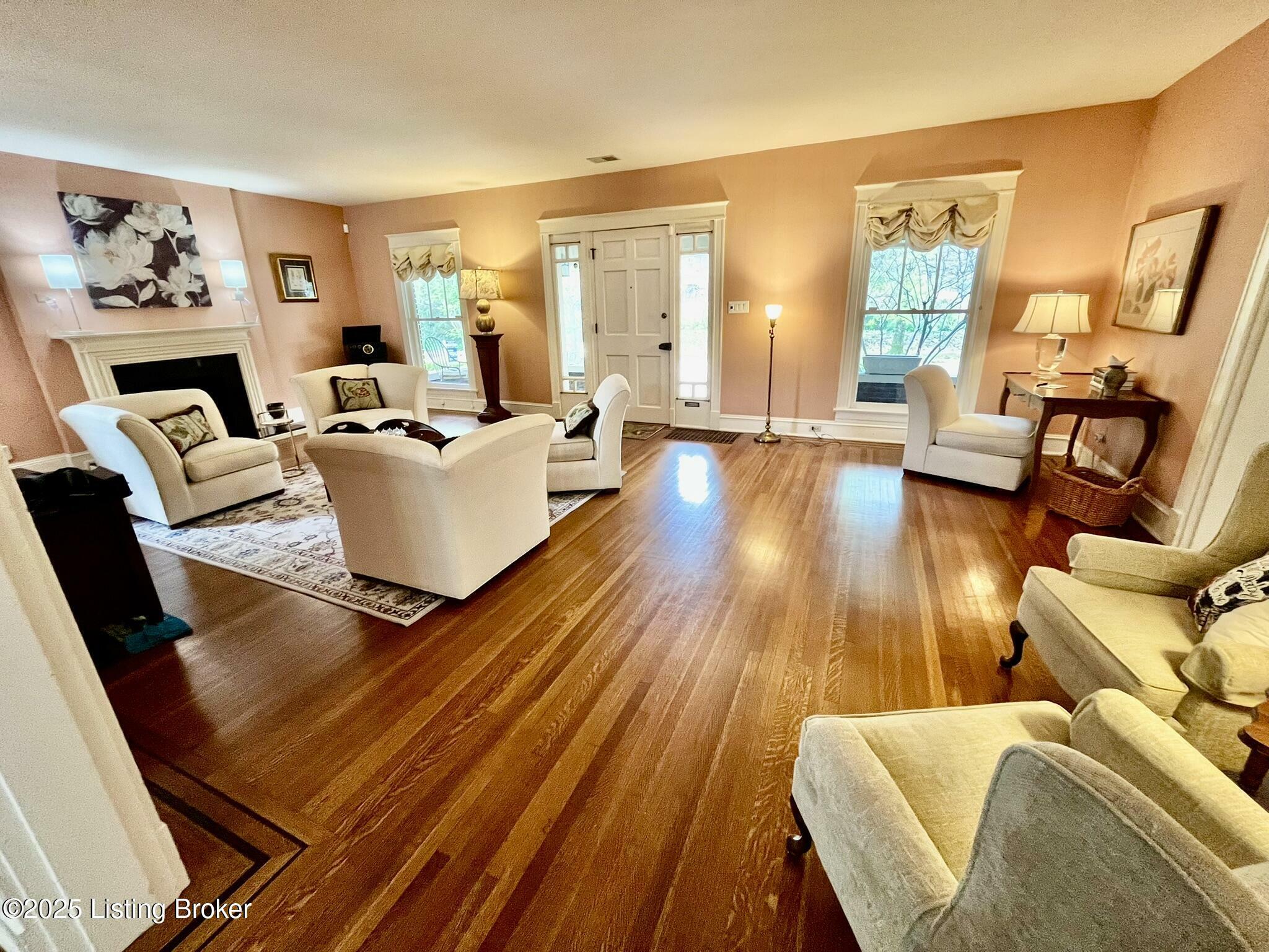Property Photo: 1430 Willow Ave KY 40204