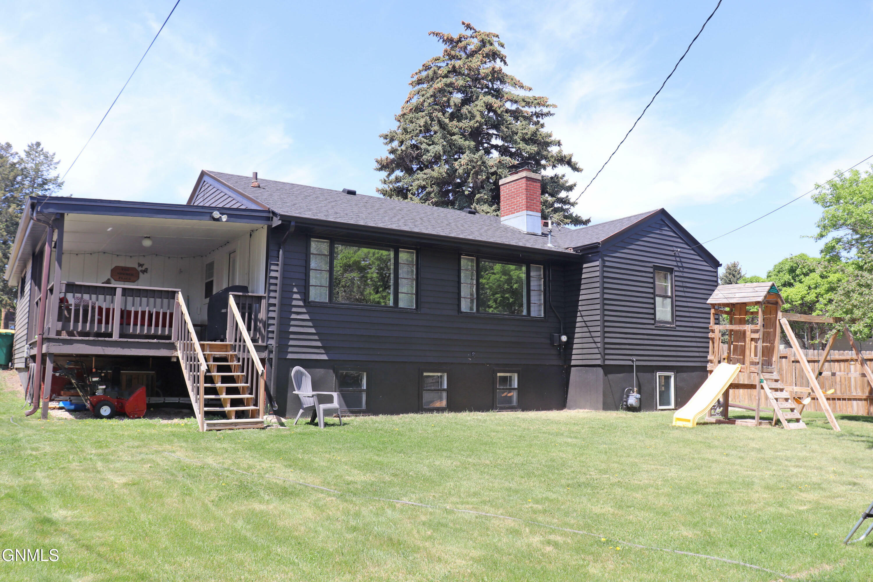 Property Photo:  1027 1st Street  ND 58501 