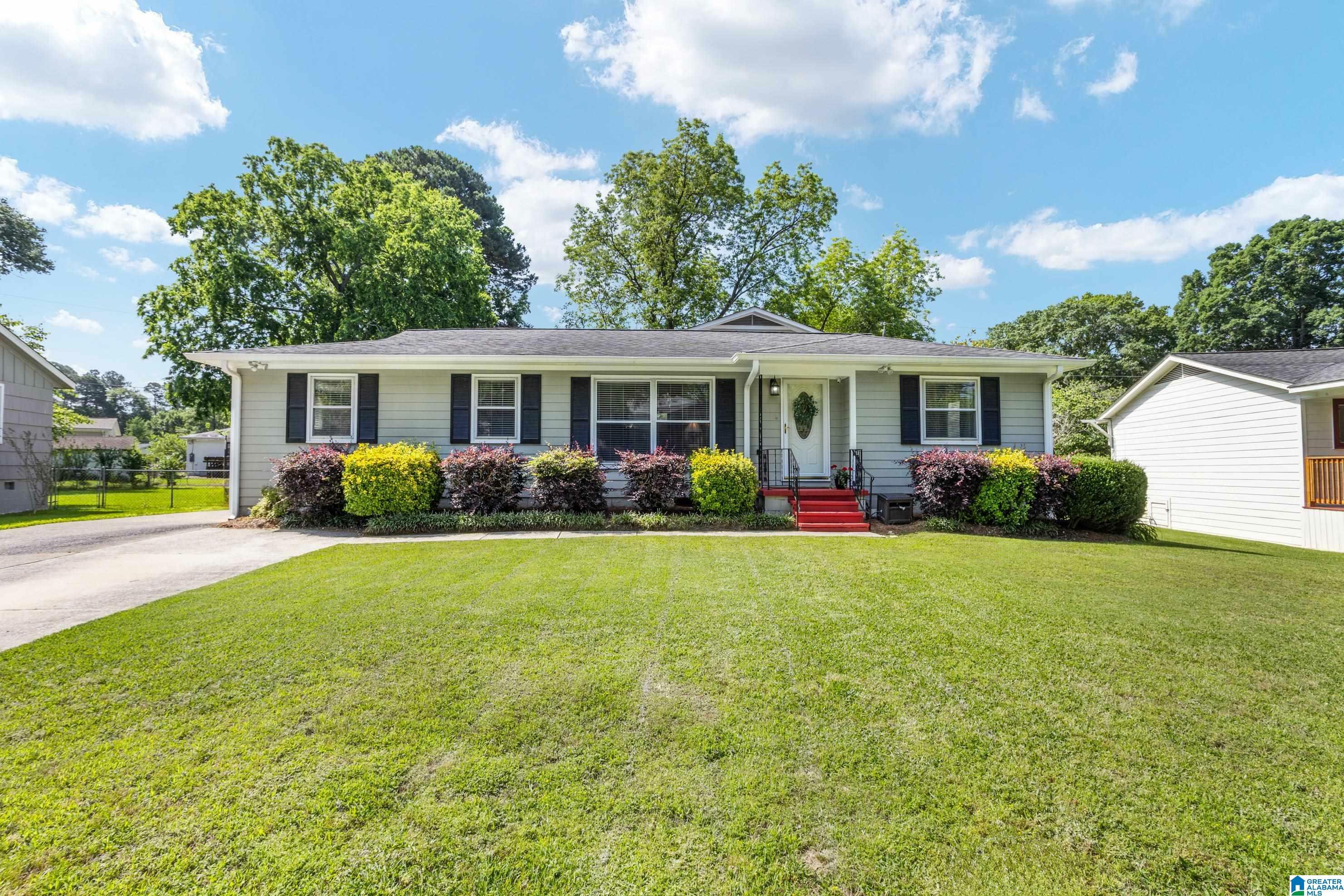Property Photo: 637 Edgemoor Drive AL 35209