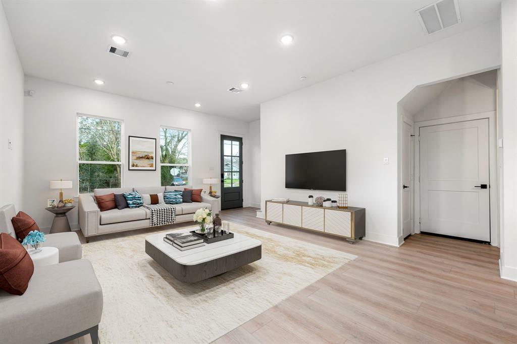 Property Photo: 751 Dumble Street TX 77023
