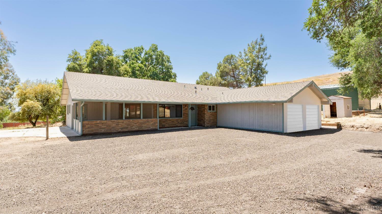 Property Photo: 47517 Rd 200 CA 93645