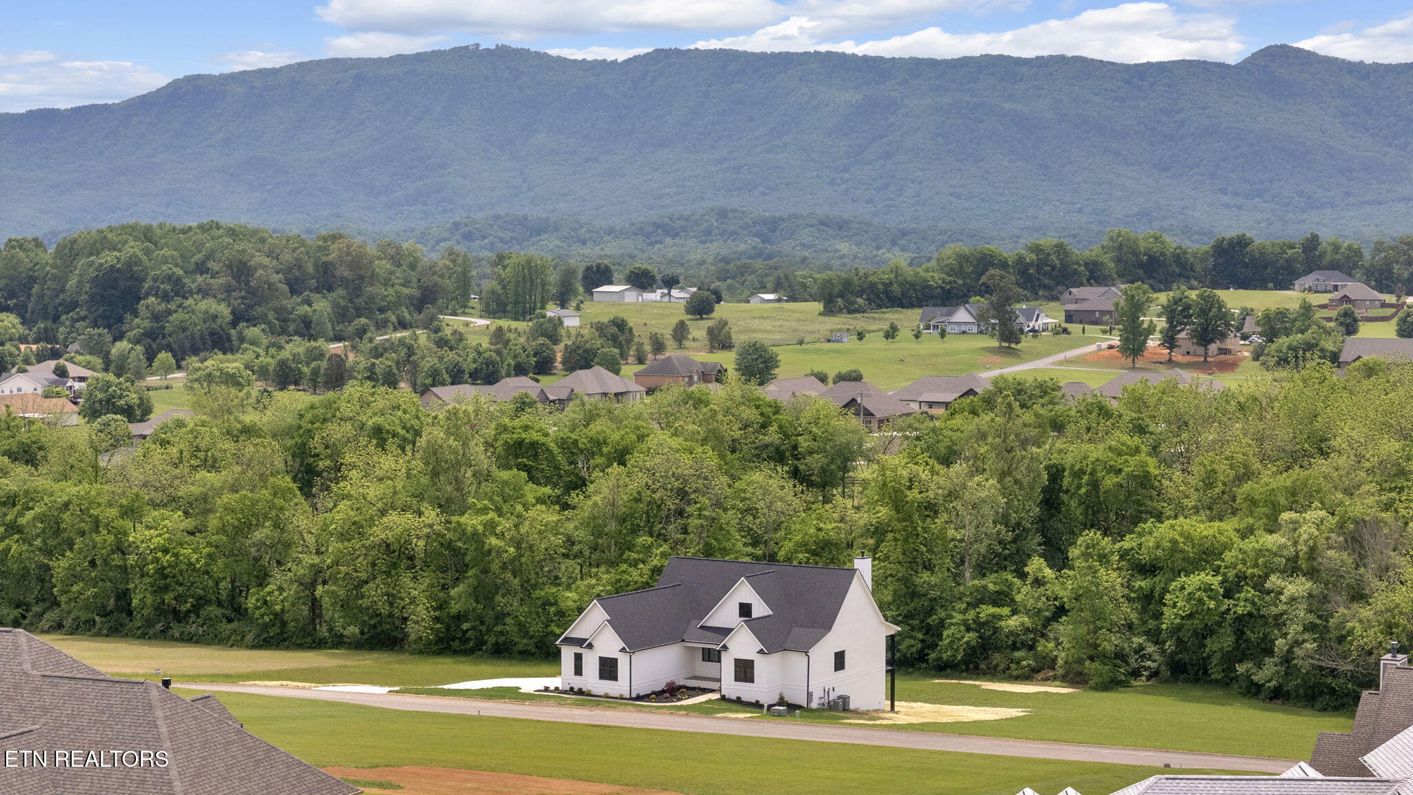 Property Photo:  618 Winding Creek Way  TN 37886 