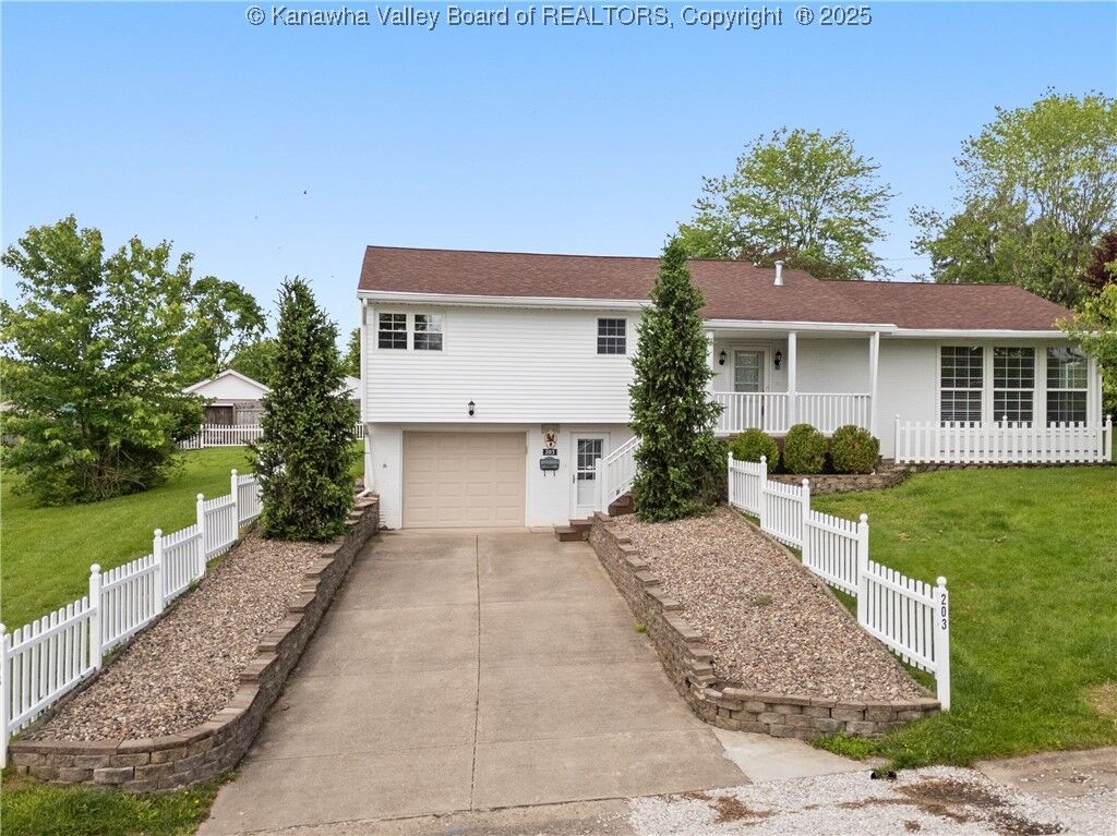 Property Photo: 203 Melrose Drive WV 25526