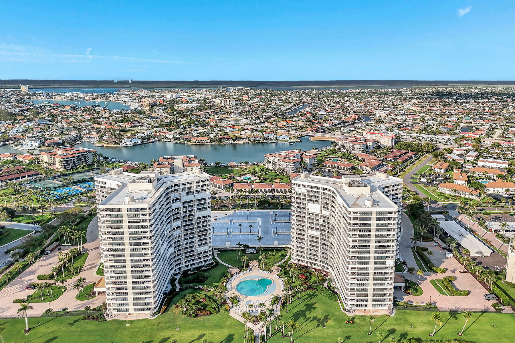 Property Photo: 320 Seaview Court 305 FL 34145