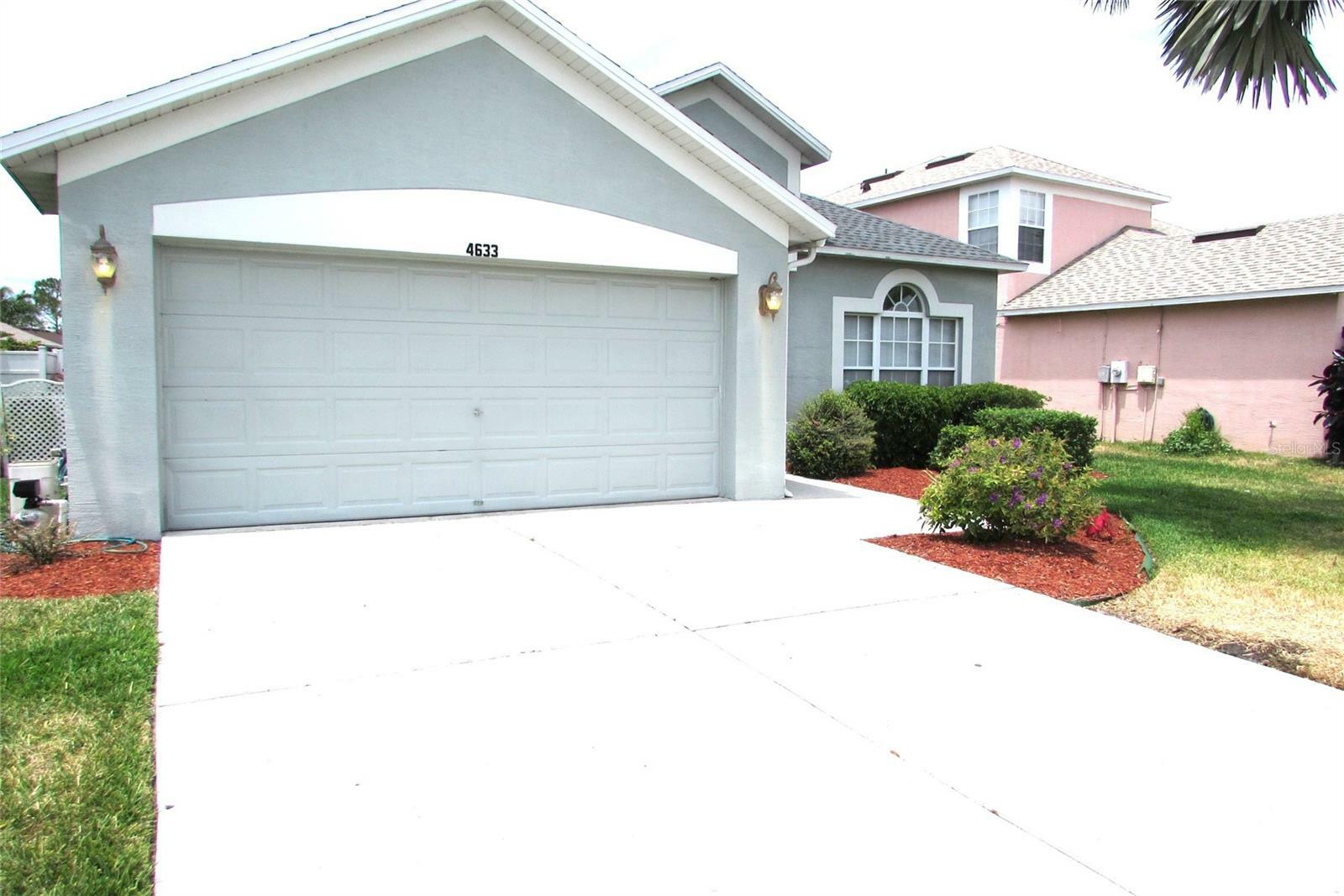 Property Photo: 4633 Mapletree Loop FL 33544