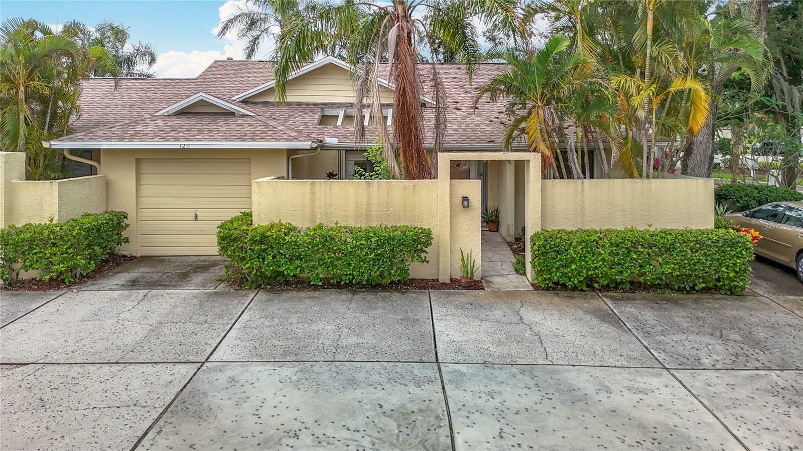 Property Photo: 120 Colony South Drive FL 34689