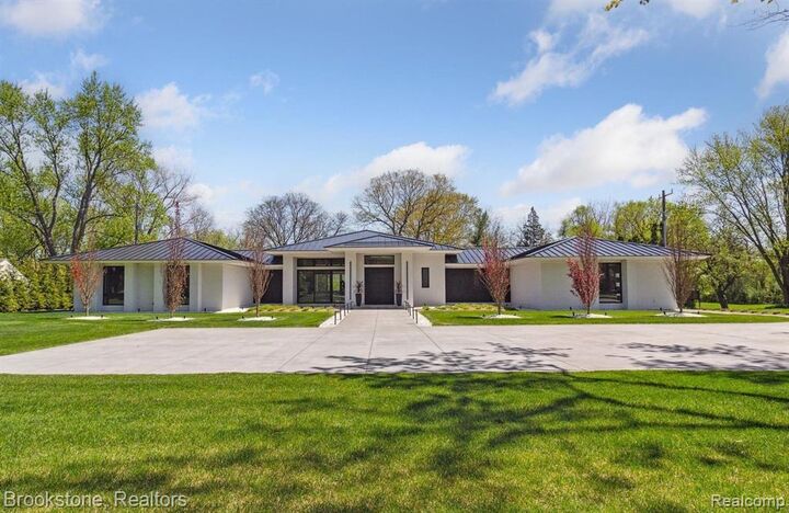 4144 Rouge Circle Drive  Troy MI 48098 5903 photo