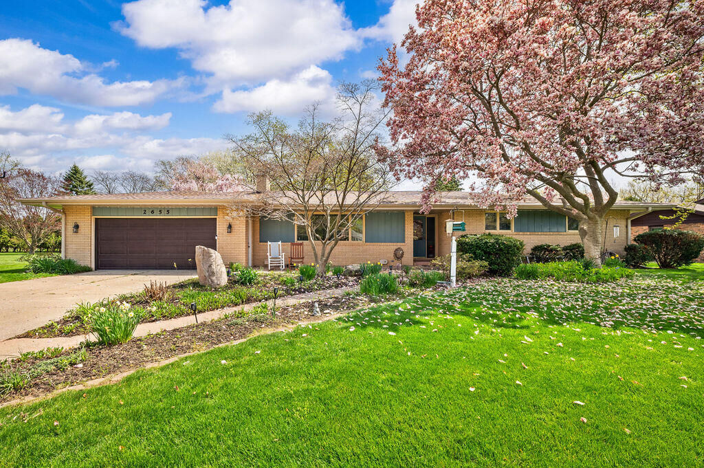 Property Photo: 2655 Tanbark Trail MI 49085