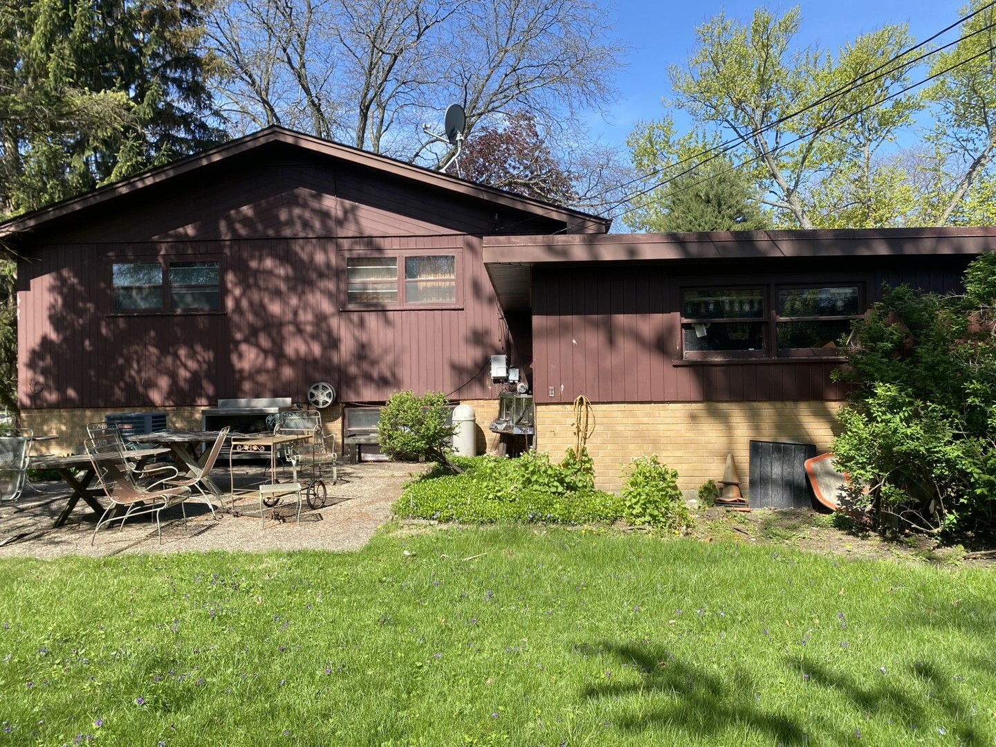 Property Photo: 500 Kin Court IL 60091