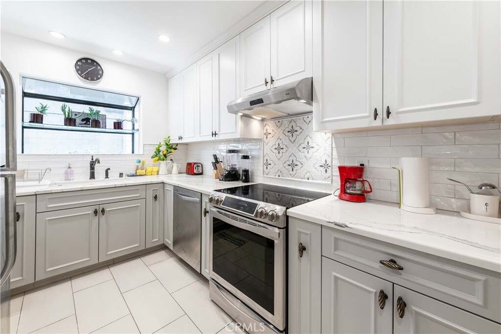 1734 N Fuller Avenue 109  Los Angeles CA 90046 photo