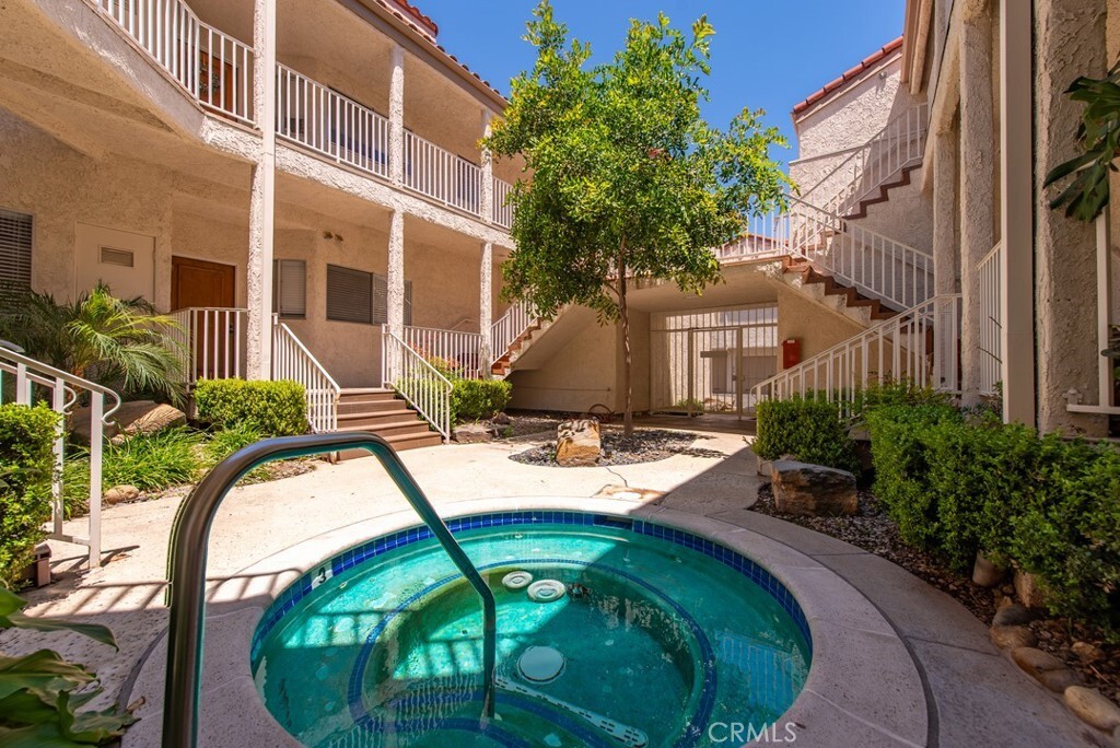 Property Photo:  3306 Darby Street 402  CA 93063 