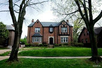 Property Photo: 7452 York MO 63105