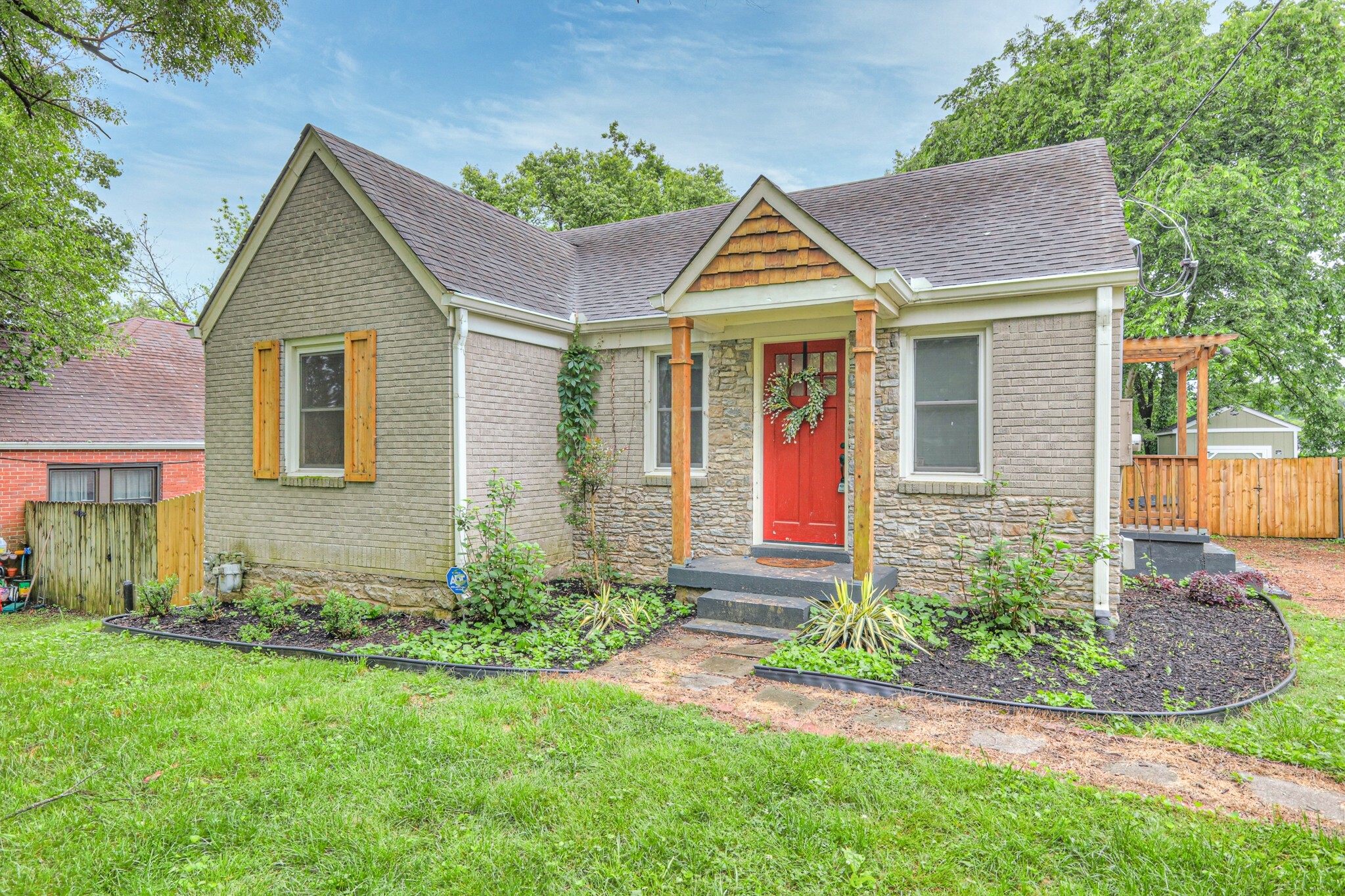 Property Photo: 1220 Sunnymeade Dr TN 37216