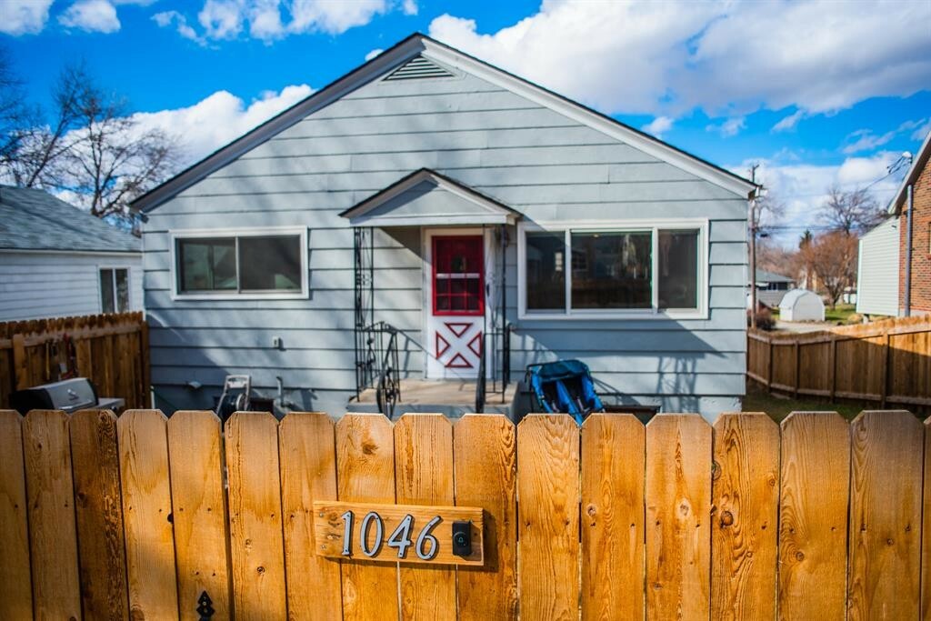 Property Photo: 1046 E 6th Avenue MT 59601
