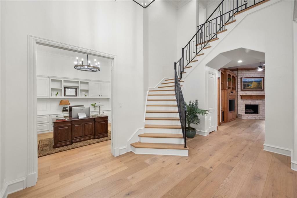 Property Photo: 520 Round Hollow Lane TX 76092