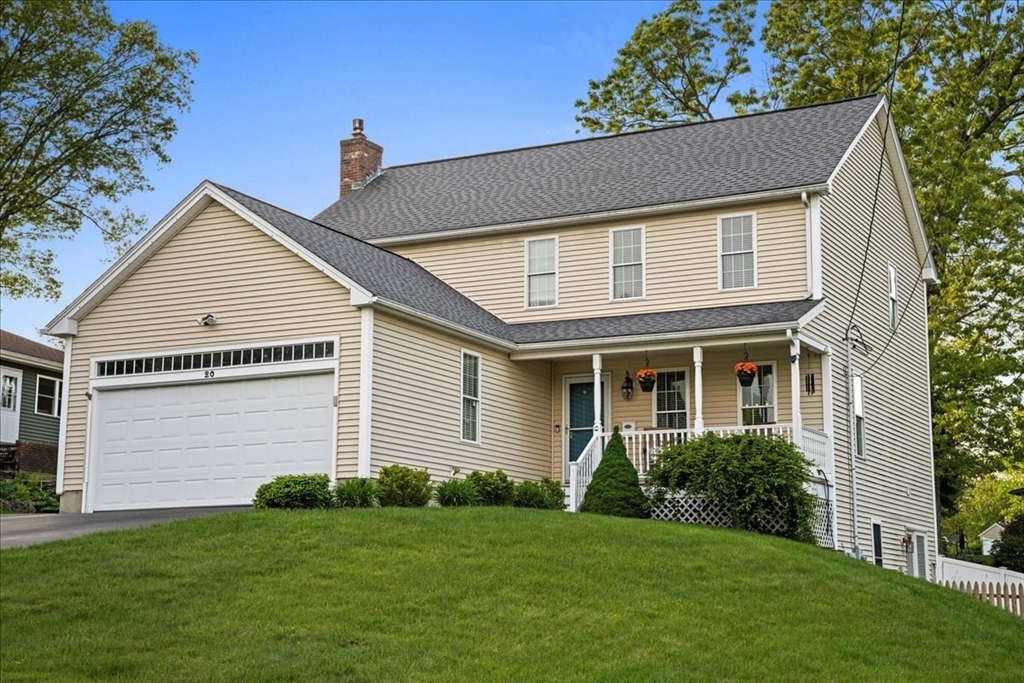 Property Photo: 20 Briarcliff Dr MA 01501