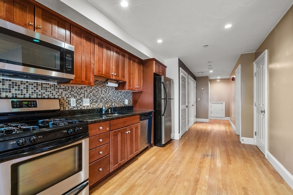 Property Photo: 50 Floyd St 7 MA 02149