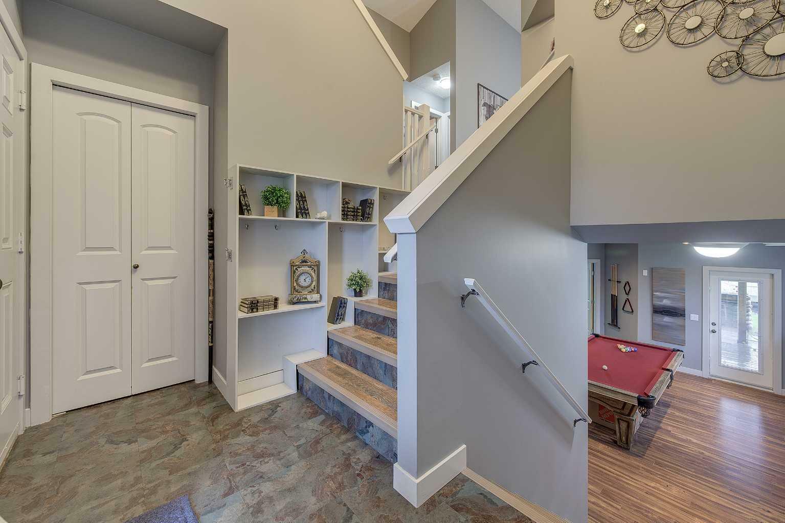 Property Photo: 143 Vanson Close AB T4R 0G8