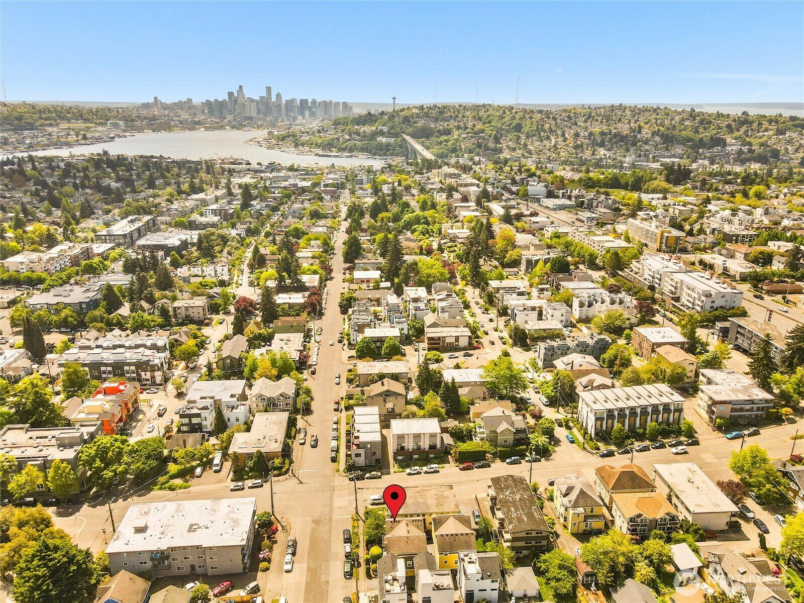 Property Photo: 4507 Woodland Park Avenue N A WA 98103