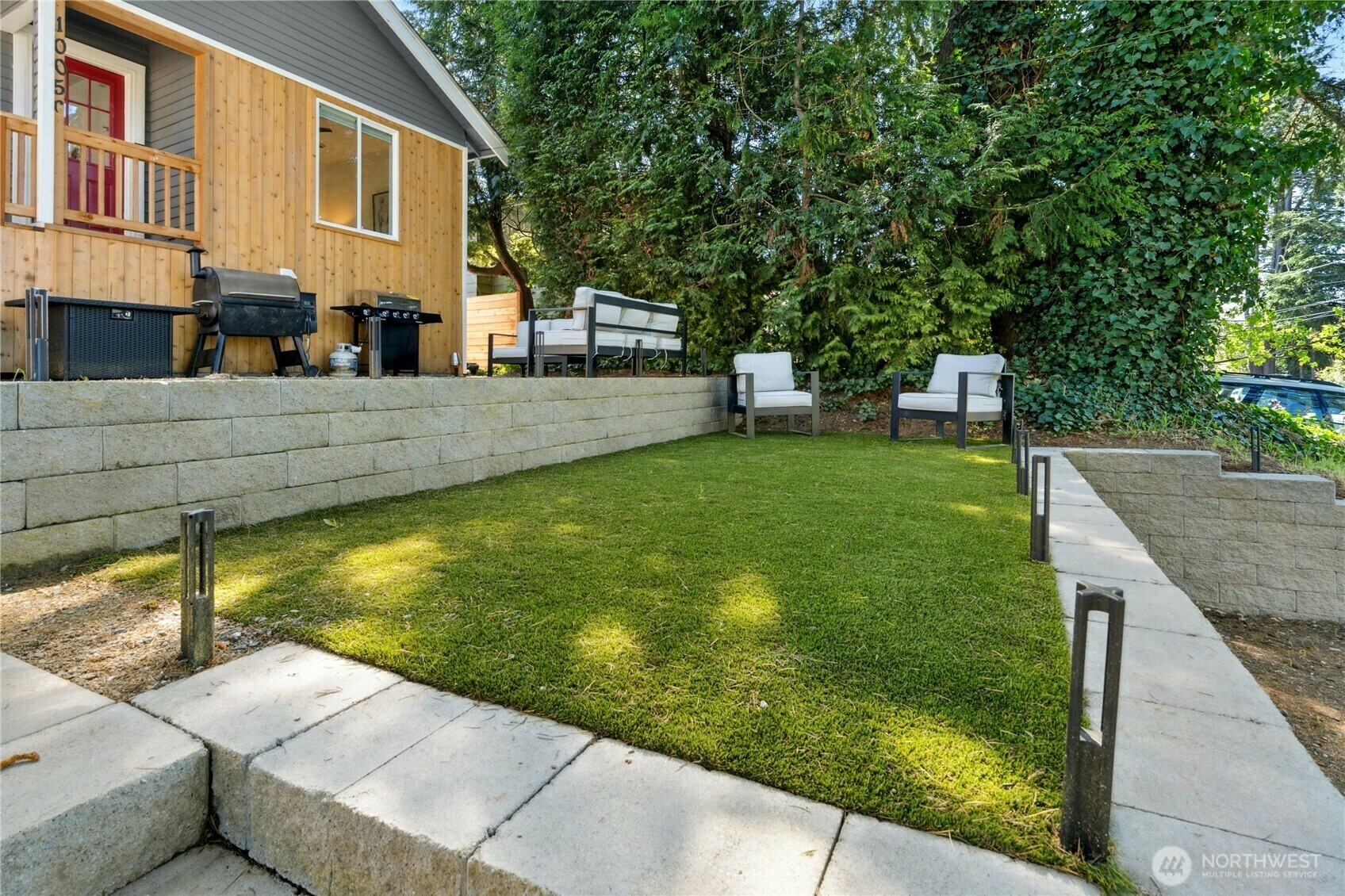 Property Photo: 10056 Interlake Avenue N WA 98133
