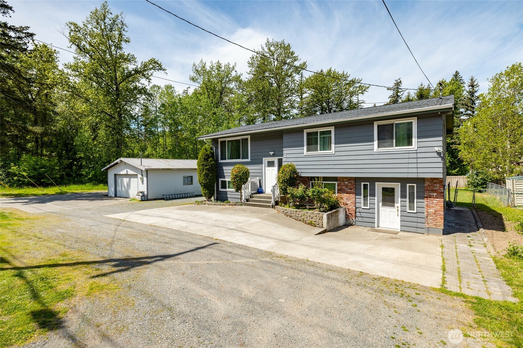 Property Photo: 2809 E Sunset WA 98226