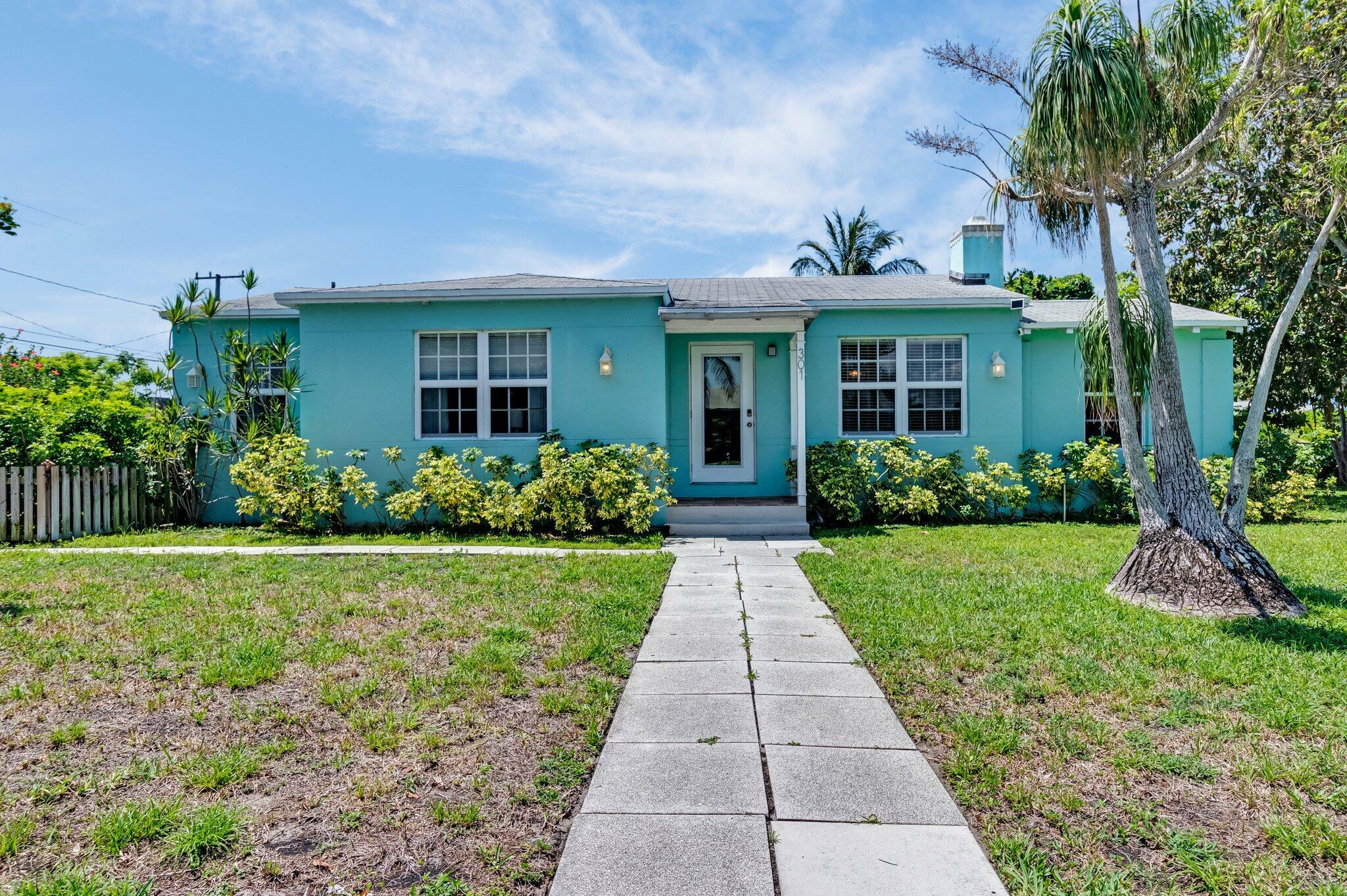 Property Photo: 301 SW 1st Avenue FL 33444