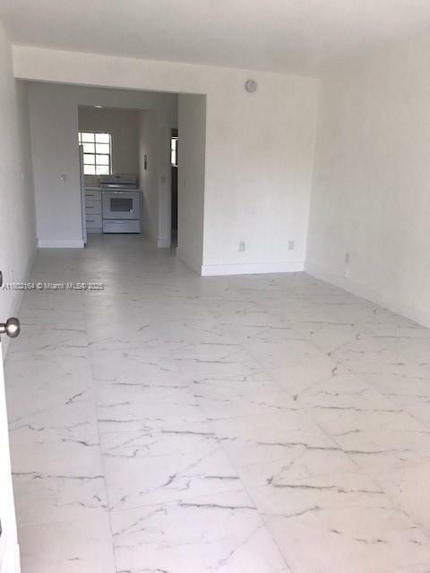 Property Photo: 635 8th St 207 FL 33139