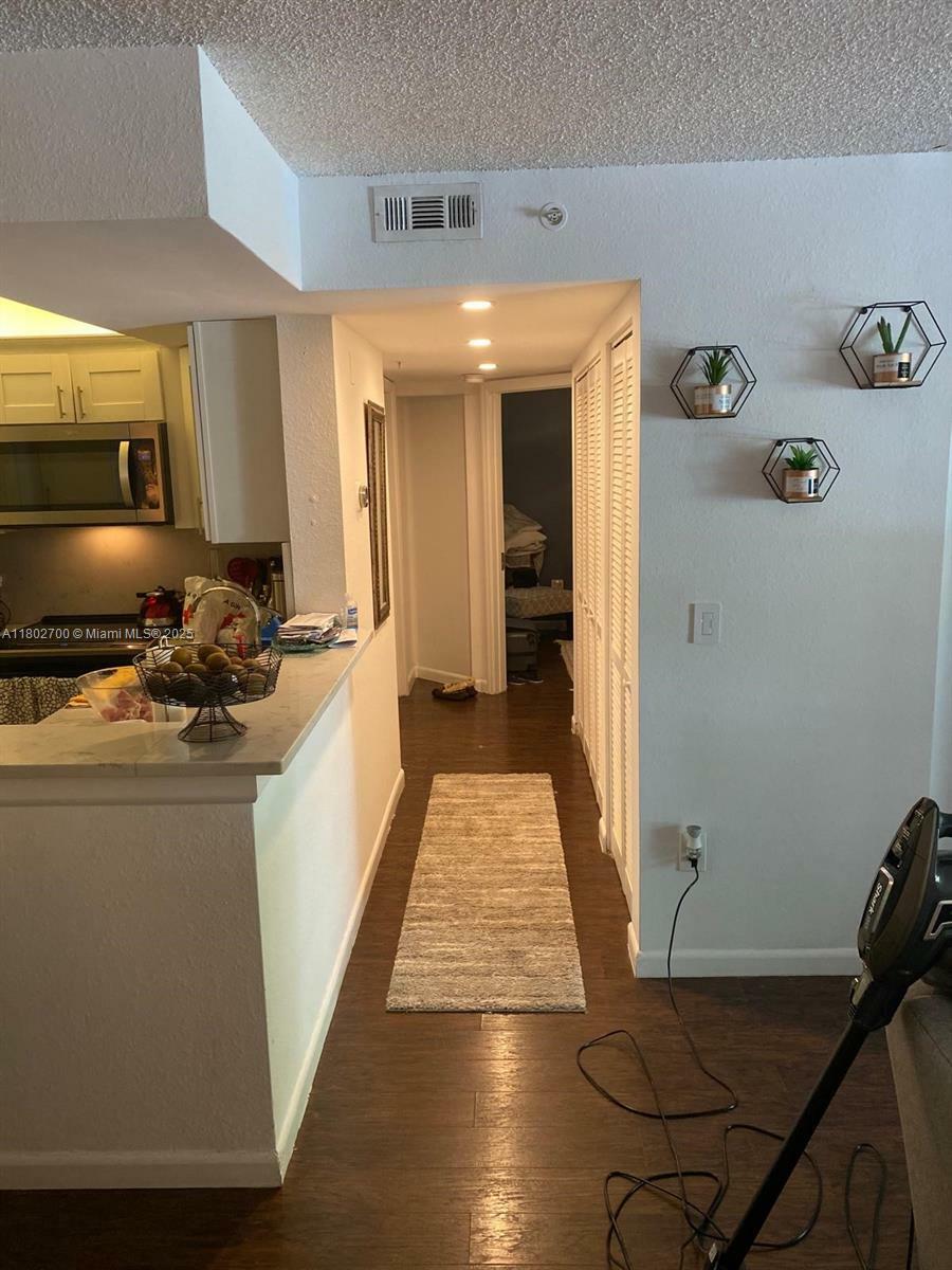 Property Photo: 1610 NW 128th Dr 104 FL 33323