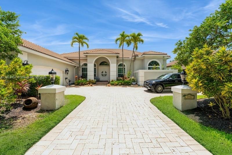 Property Photo:  2708 Meadowood Dr 2708  FL 33332 