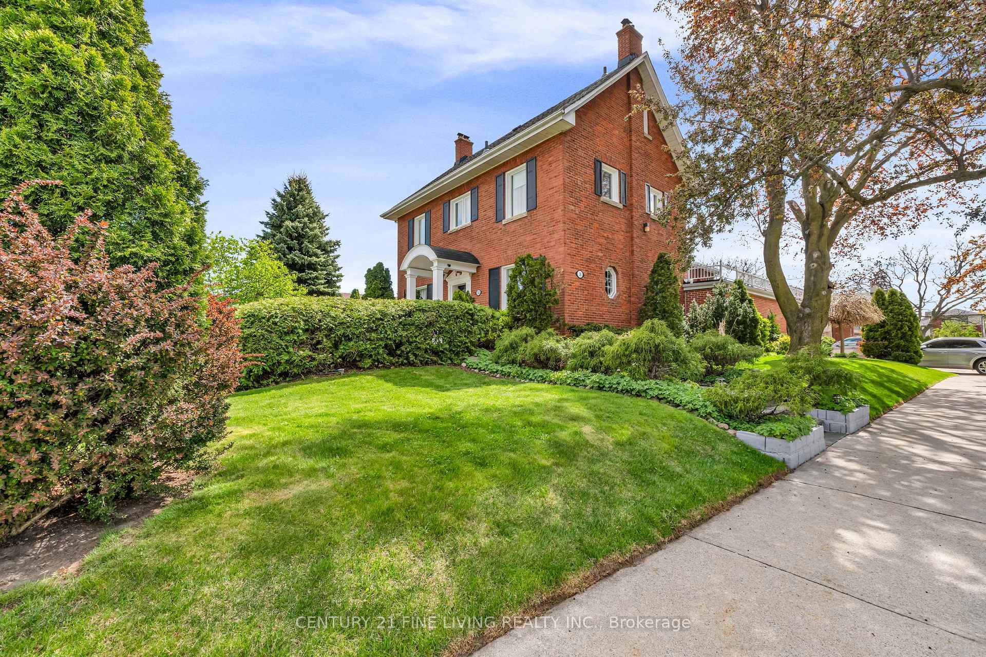30 Norgrove Crescent  Toronto ON M9P 3C6 photo