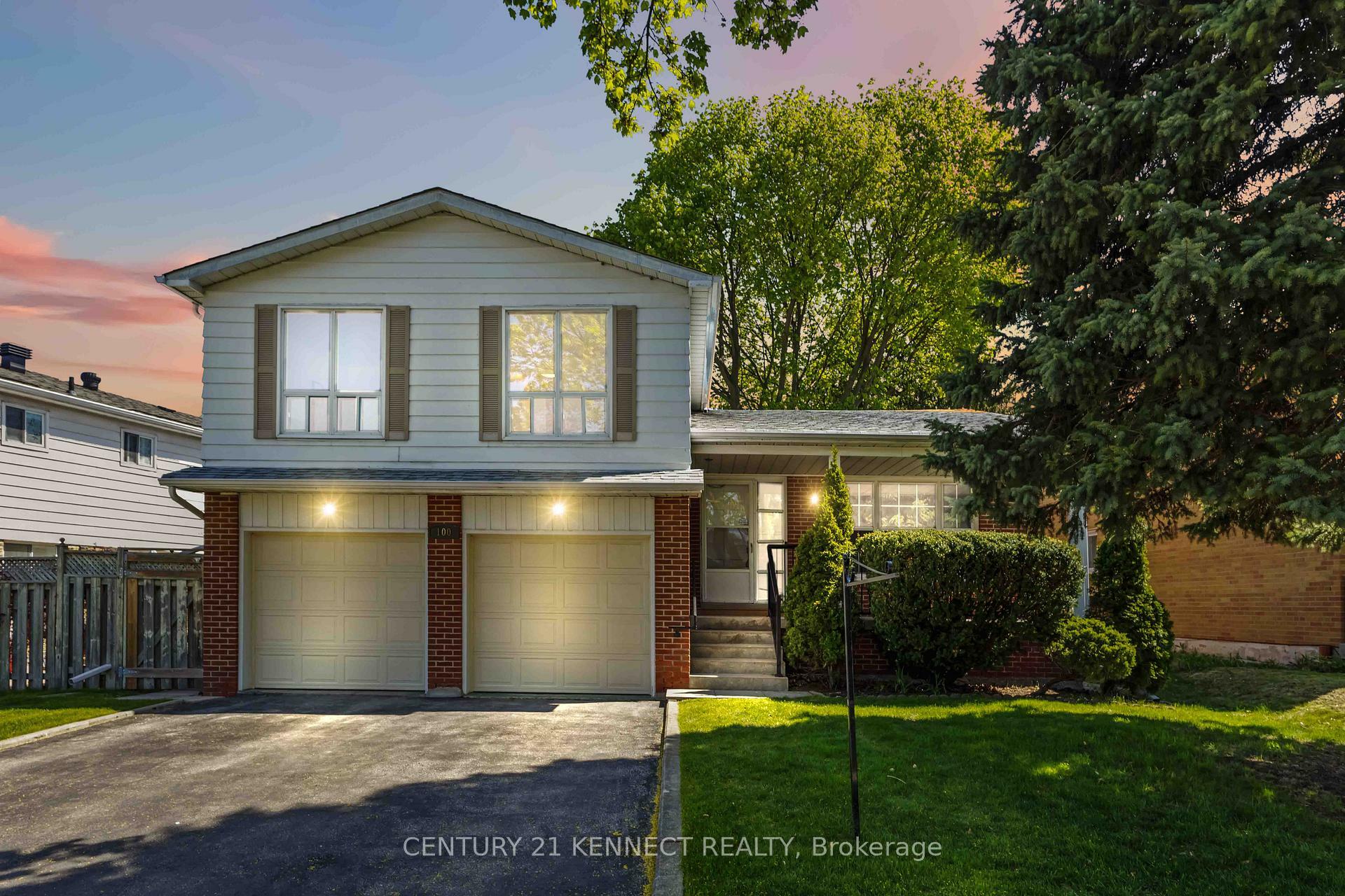 Photo de la propriété: 100 Briarscross Boulevard ON M1S 3K5
