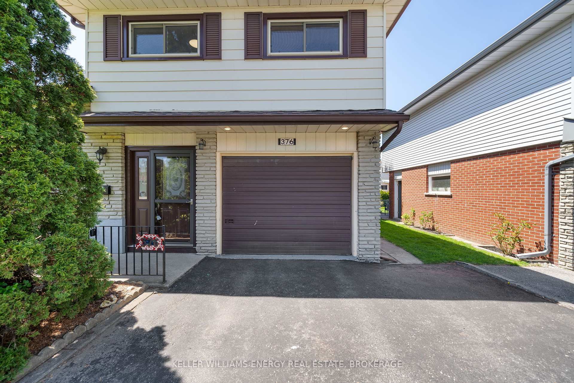 Property Photo: 376 Waverly Street N ON L1J 5W1