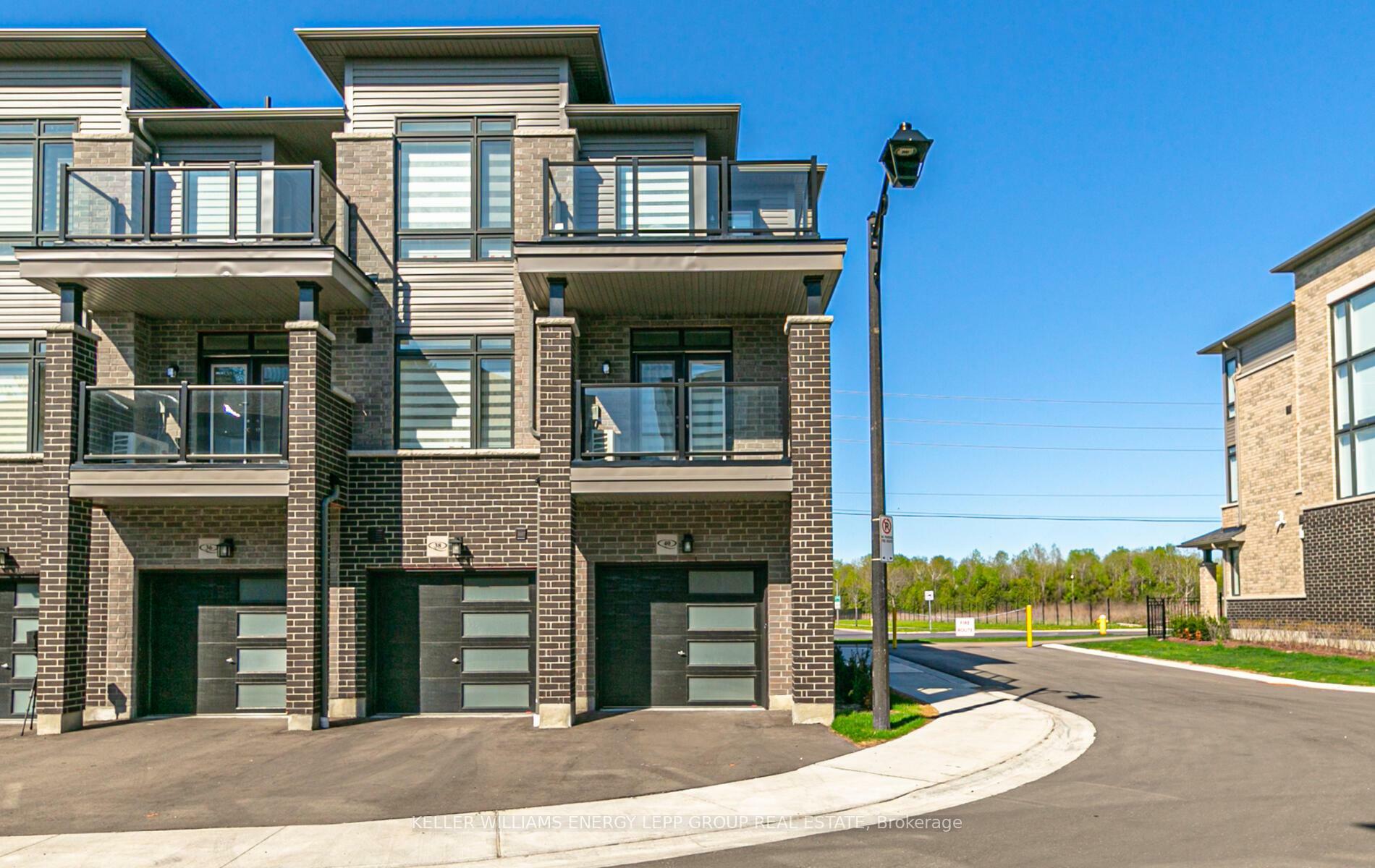 40 Emmas Way  Whitby ON L1R 0S7 photo
