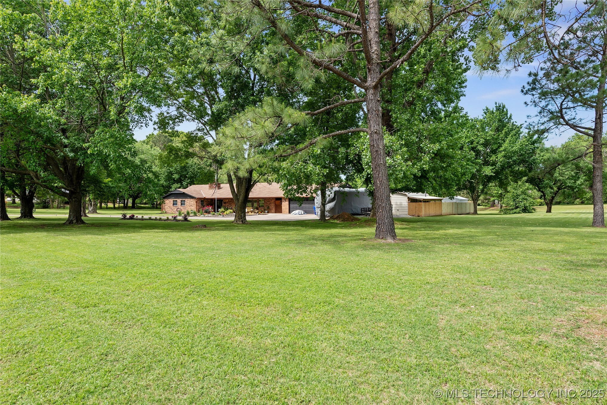 Property Photo: 2961 N 24th St W OK 74401