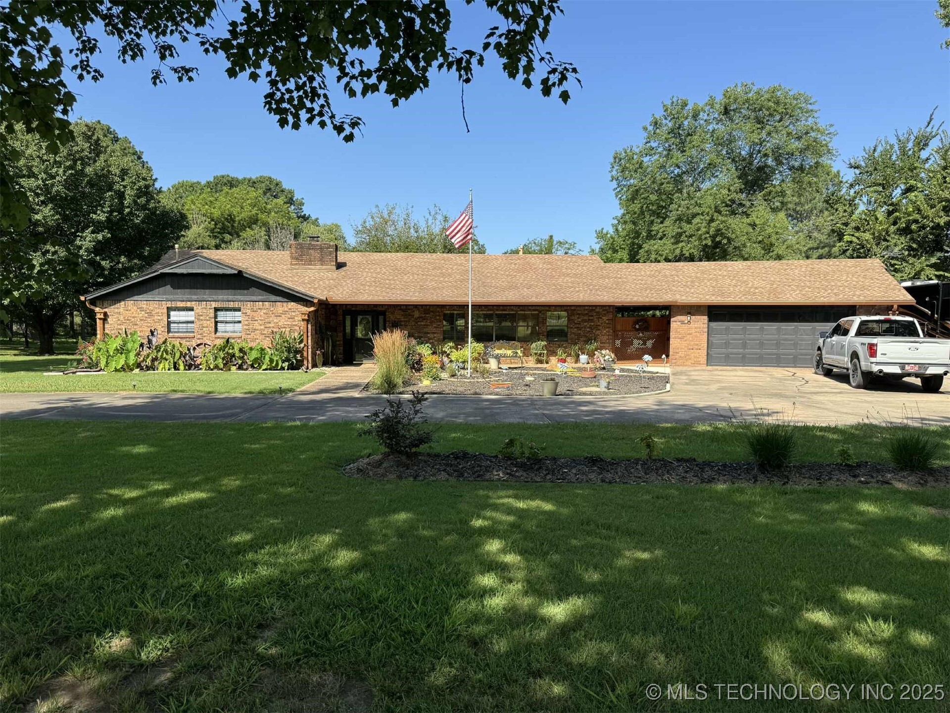 Property Photo: 2961 N 24th Street W OK 74401