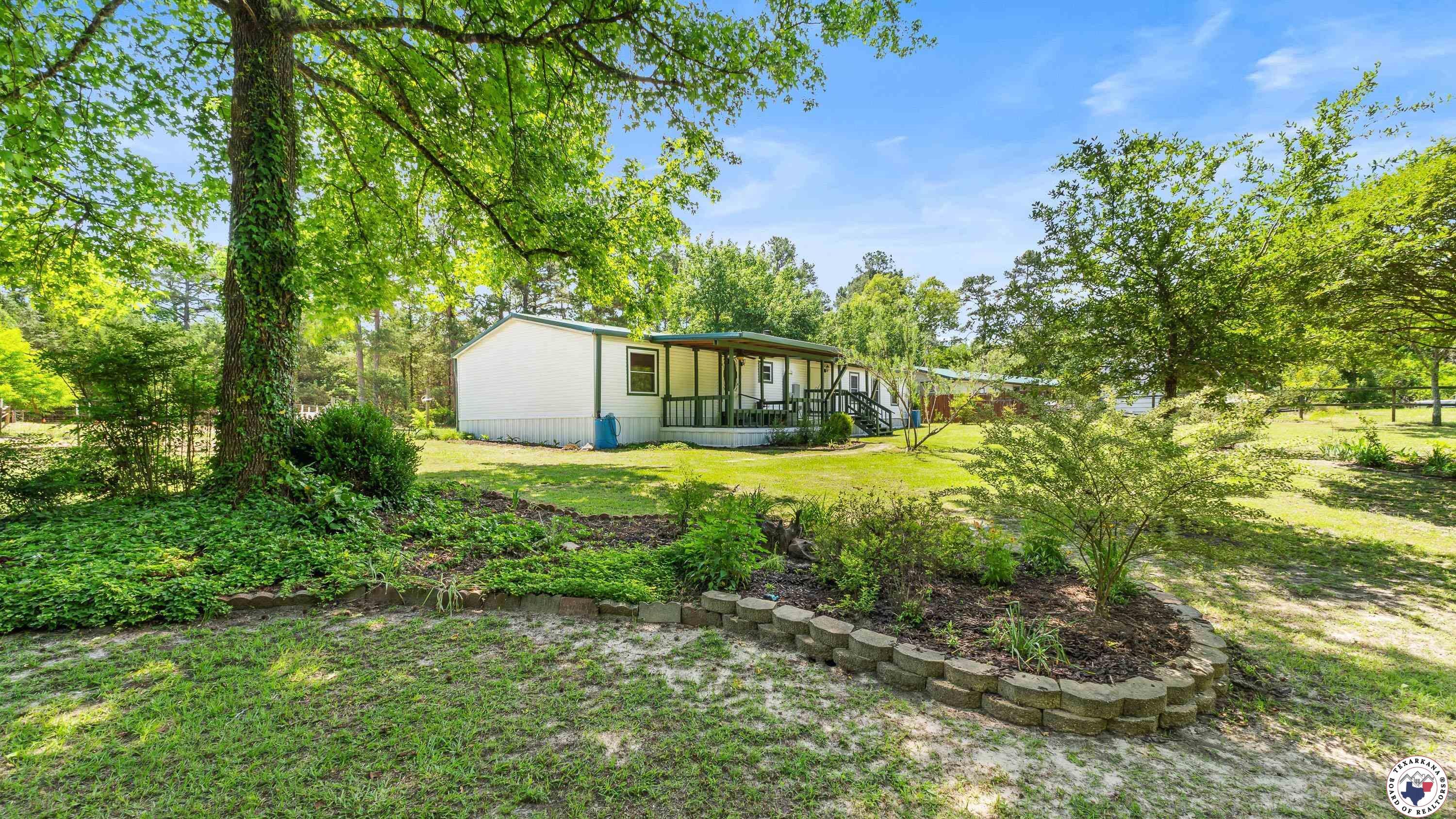 Property Photo: 955 County Road 1124 TX 75563