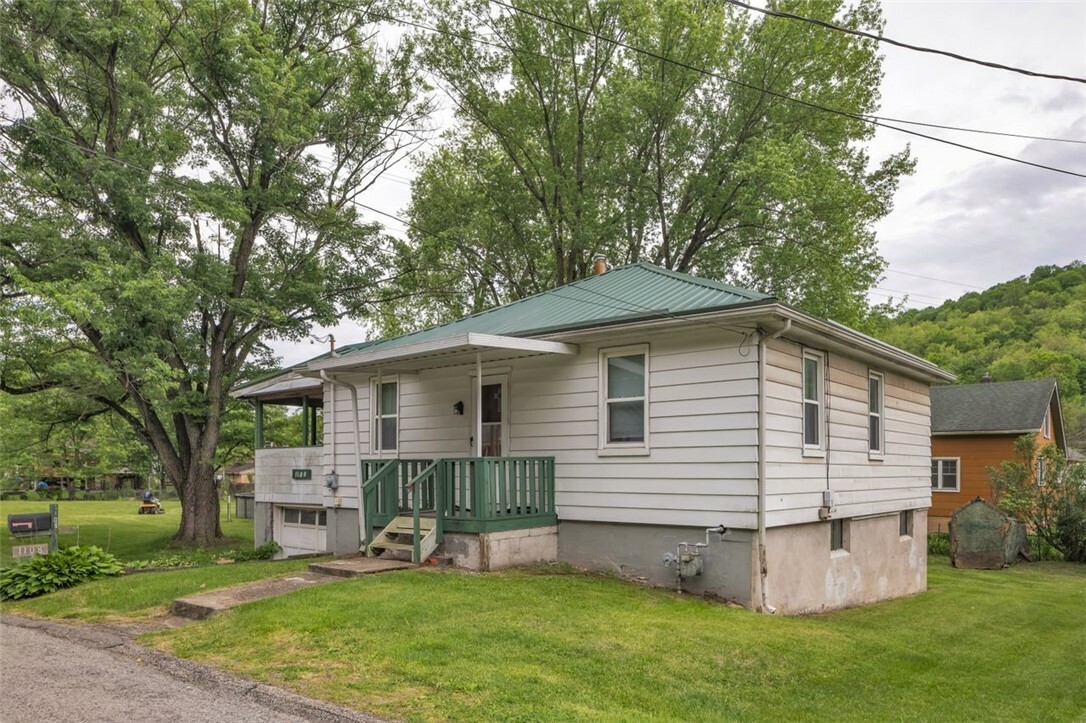Property Photo: 1108 Wills Avenue PA 15068